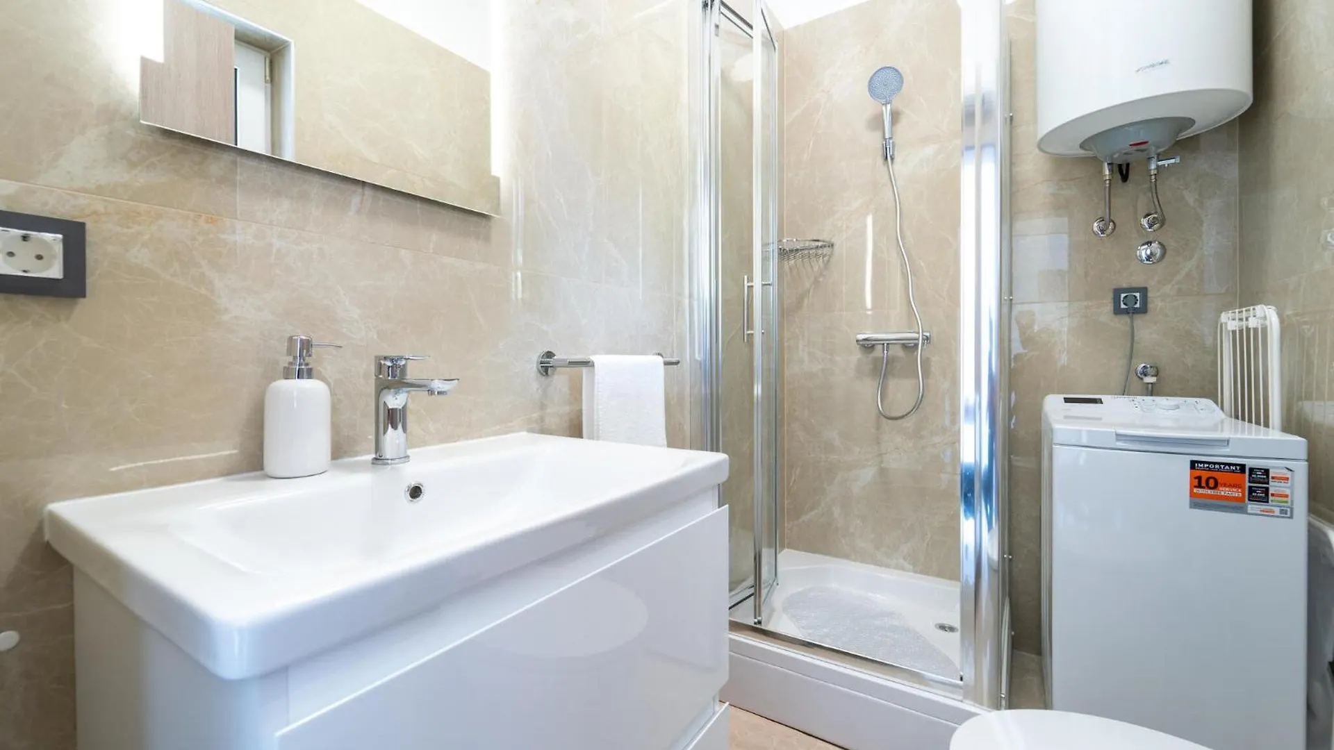 1 Bedroom Stunning Apartment In Pridraga